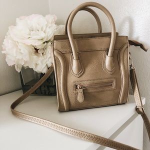 Celine Look-a-like Brown Crossbody Purse 🐻🤎